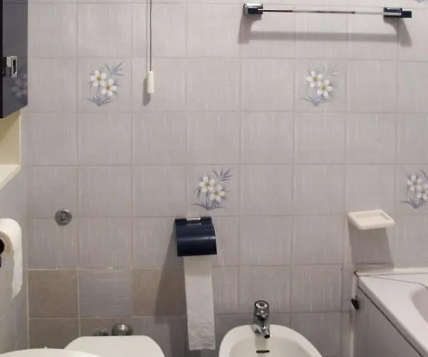 Lina - Pul305 By Interhome * Póla