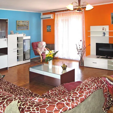 Lina - Pul305 By Interhome شقة *