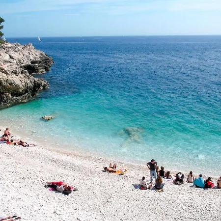 Lina - Pul305 By Interhome شقة