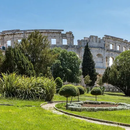 شقة Lina - Pul305 By Interhome *