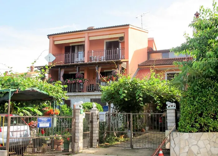 Lina - Pul305 By Interhome *