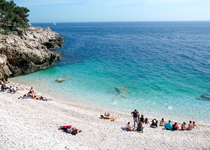 Lina - Pul305 By Interhome شقة