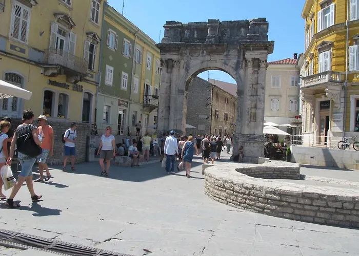 Apartment Lina - Pul305 By Interhome *