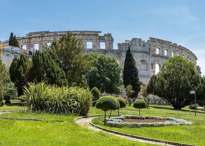 شقة Lina - Pul305 By Interhome *